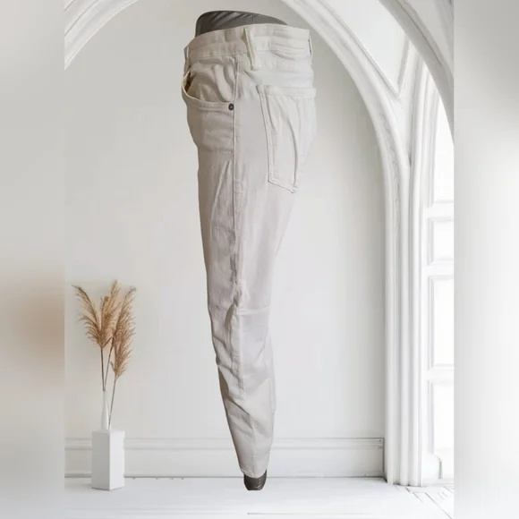 *SOLD* Rag & Bone High Rise White Jeans - Picture 2 of 5